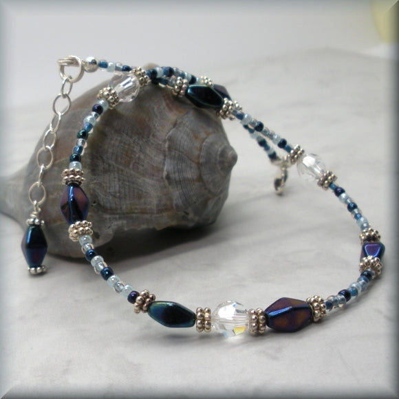 Adjustable anklet in blues and white tones by Bonny Jewelry