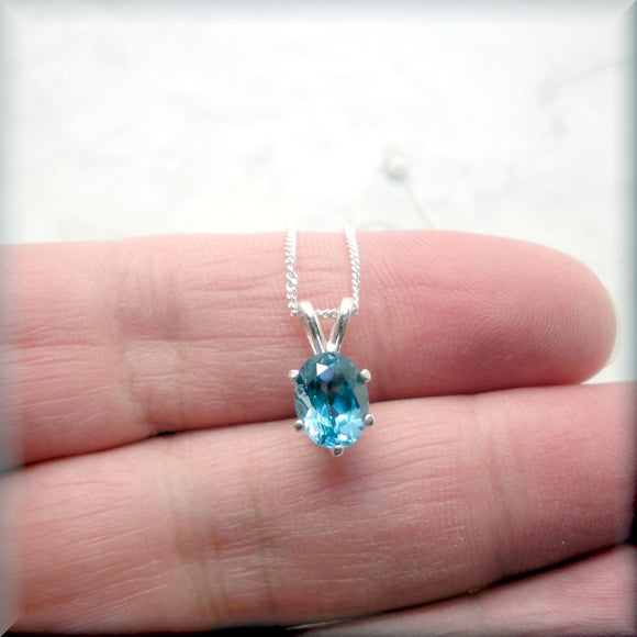 London blue topaz pendant in oval cut