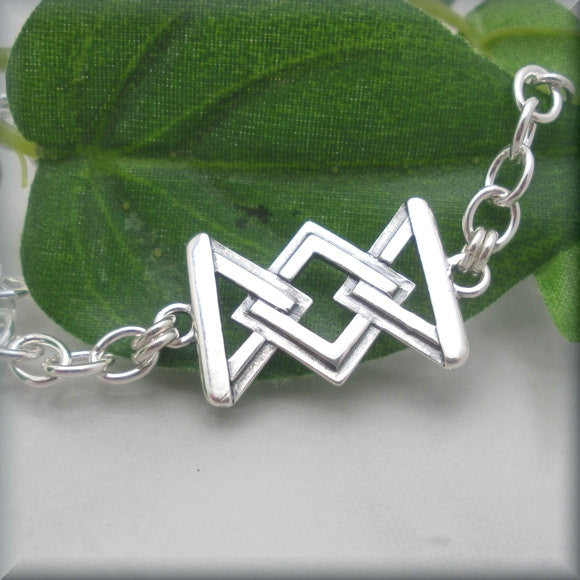 
                  
                    Geometric Triangle Link Bracelet - Bonny Jewelry
                  
                