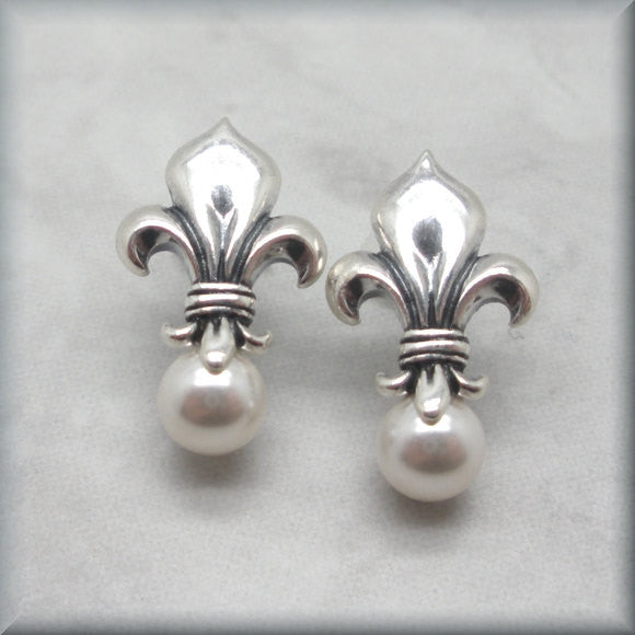 White Pearl Fleur de Lis Earrings - Bonny Jewelry