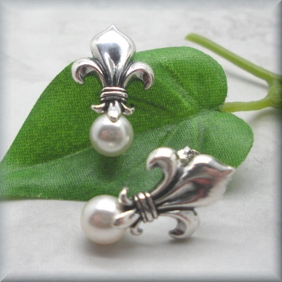 
                  
                    White Pearl Fleur de Lis Earrings - Bonny Jewelry
                  
                