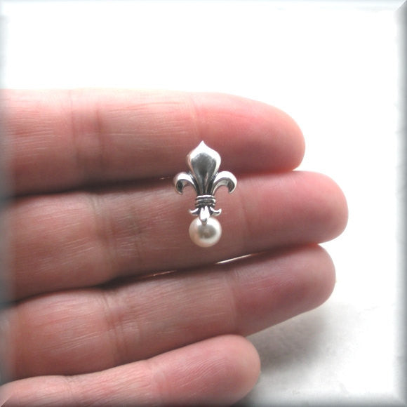 
                  
                    White Pearl Fleur de Lis Earrings - Bonny Jewelry
                  
                
